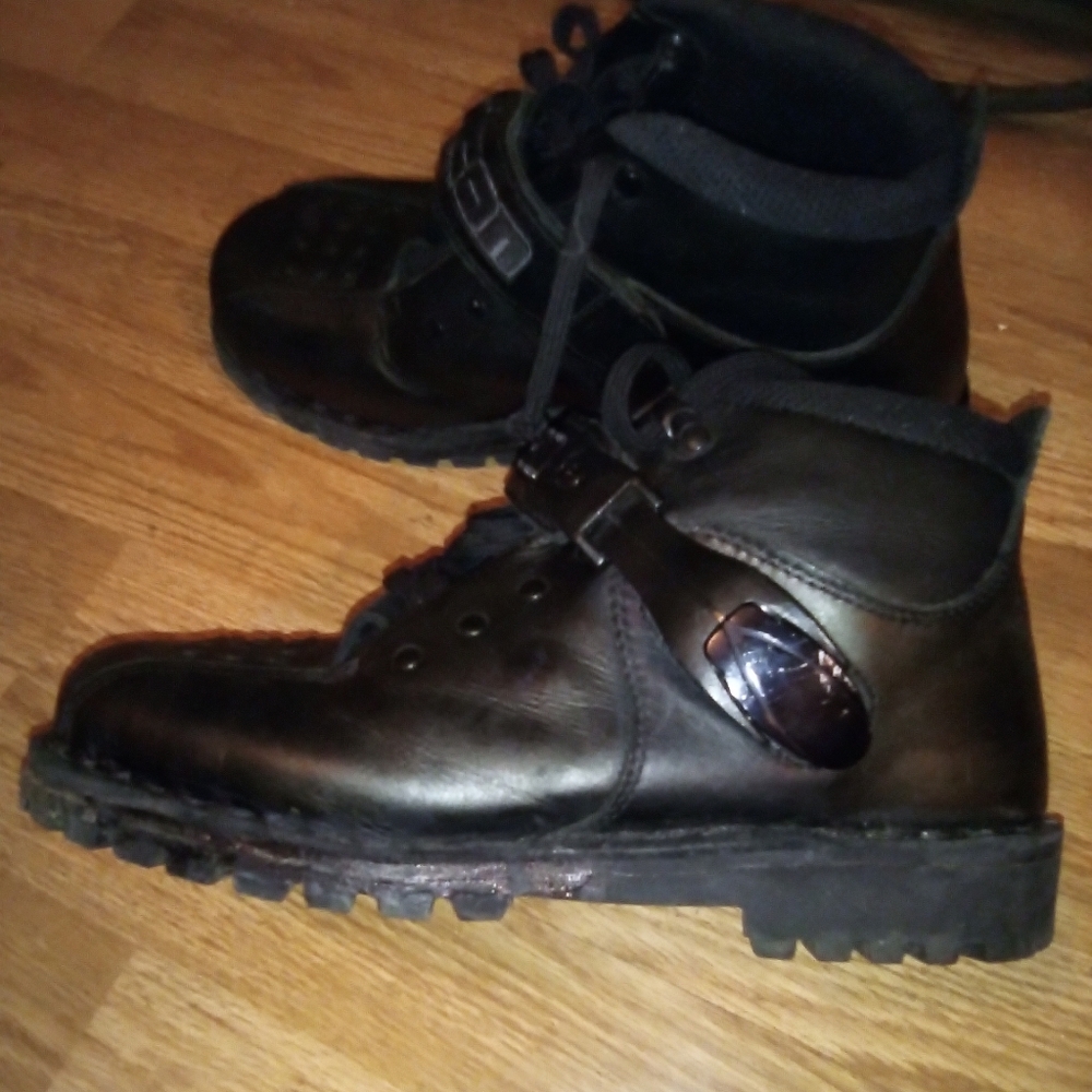 Icon super duty stealth boots woman's